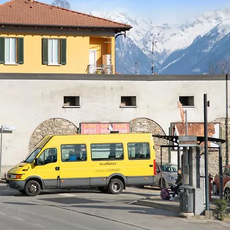 Orange Corner - アパート