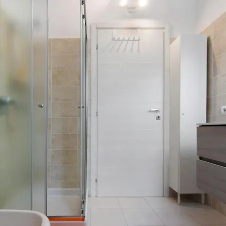 Orange Corner - Apartment *