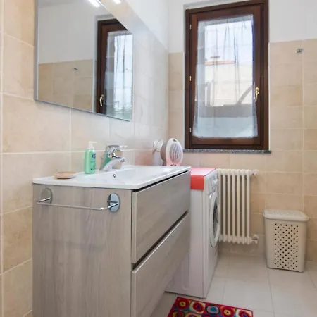 Apartment Orange Corner -