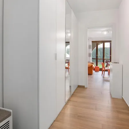 Apartment Orange Corner -